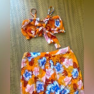 π
Womanβs 2 Piece Flowing Skort & Crop Top π